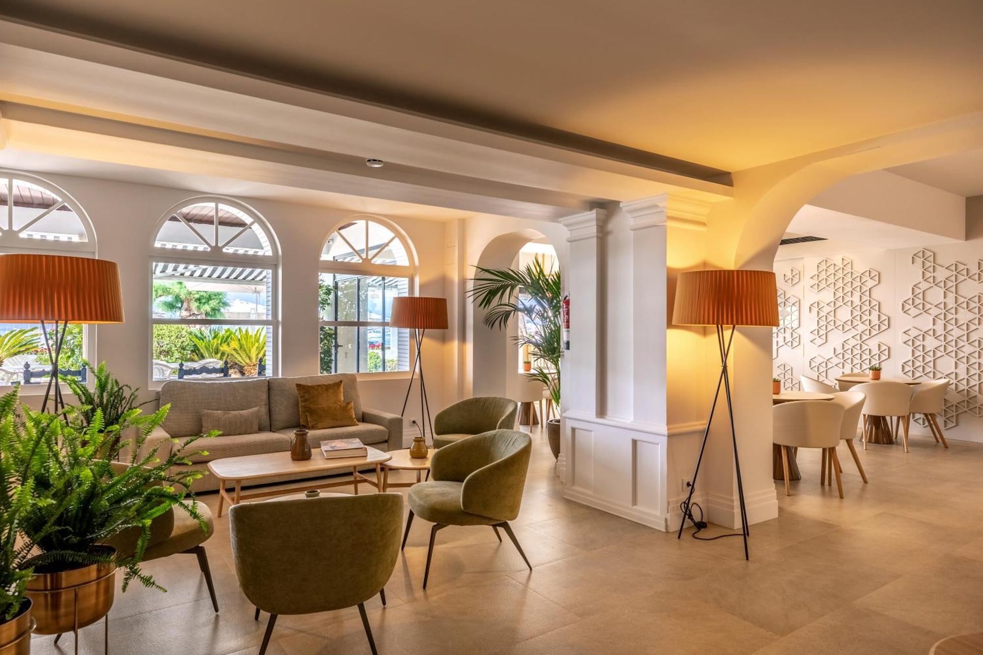 Hotel Illa D'Or & Club Apts 4* Sup 波连萨港 外观 照片